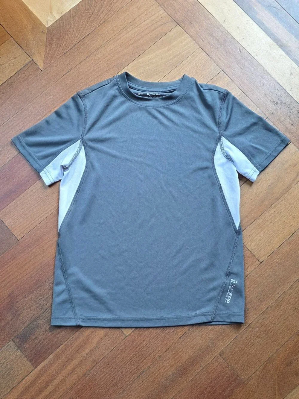 ZeroXposur Kids Gray Swim Rashguard Size M 10/12
